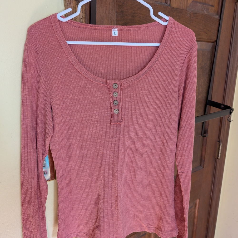 Like New Women's Button-Front Henley Top - Pink